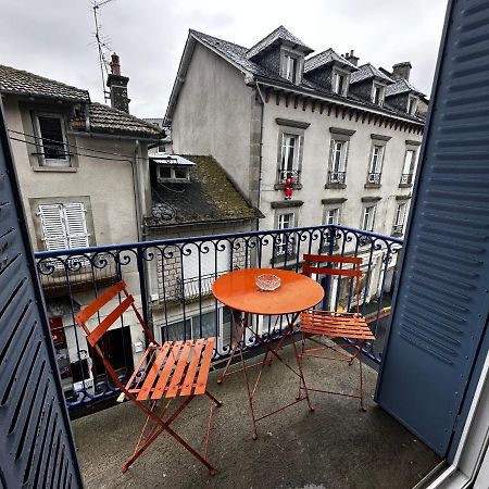 Belle Maison De Ville Au Coeur Du Village De Montagne Vic-sur-Cère エクステリア 写真